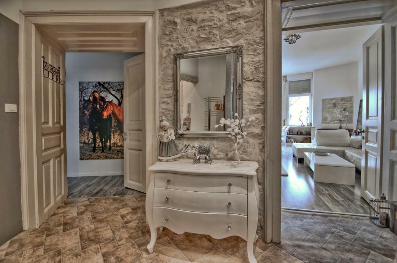 Luxury With Sea View Apartment